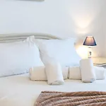 Апартаменты Palm View Escape *